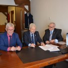 Podpisanie umowy na przejęcie zbiornika wodnego w Radłowie