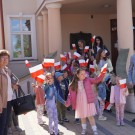 Mali patrioci z barwami narodowymi